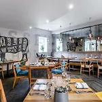 Hotel On The Square 4*