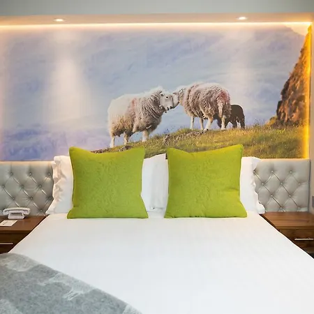 Hotel On The Square 4*