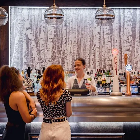 On The Square Hotel 4*