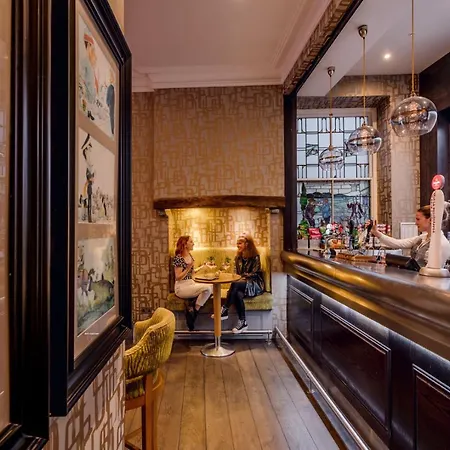 Hotel On The Square 4*