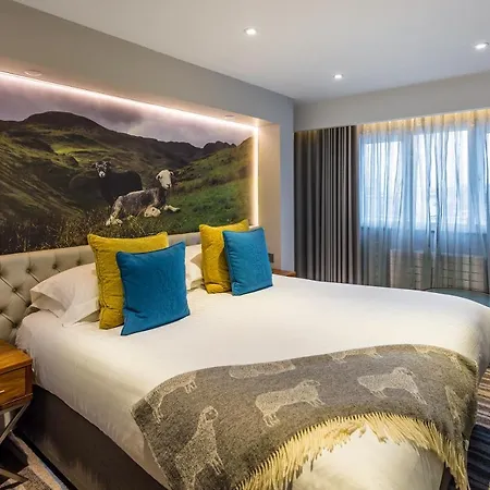 Hotel On The Square 4*