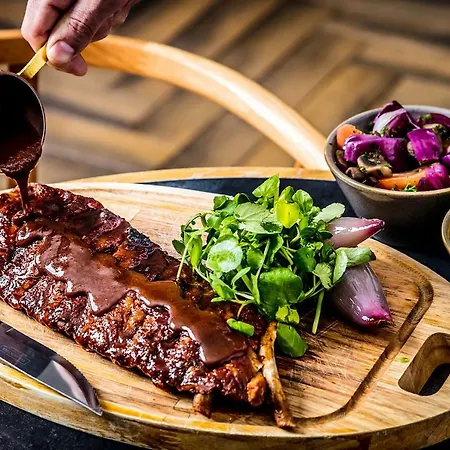 On The Square Hotel 4*