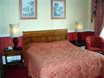 On The Square מלון 4*