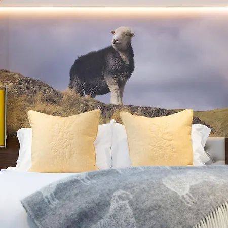 On The Square Отель