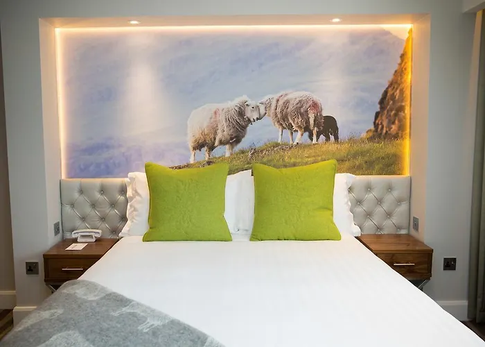 Hotel On The Square 4*